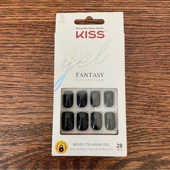 NWTs Kiss | Gel Fantasy Collection Black Short Press on Nails - Picture 1 of 3